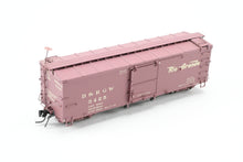 Load image into Gallery viewer, HOn3 Blackstone Models D&RGW - Denver & Rio Grande Western 30' Box Car Flying Grande Herald No. 3425