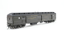Load image into Gallery viewer, HO NEW Brass TCY - The Coach Yard SP - Southern Pacific HW Horse-Baggage Class 70-BH-3 FP SP Dark Olive No. 7224