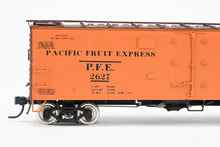 Load image into Gallery viewer, HO Brass CIL - Challenger Imports PFE - Pacific Fruit Express R-40-25 Refrigerator Car FP #2627