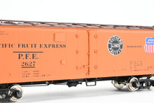 Load image into Gallery viewer, HO Brass CIL - Challenger Imports PFE - Pacific Fruit Express R-40-25 Refrigerator Car FP #2627