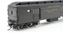 Load image into Gallery viewer, HO NEW Brass TCY - The Coach Yard SP - Southern Pacific HW Horse-Baggage Class 70-BH-3 FP SP Dark Olive No. 7224