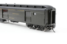 Load image into Gallery viewer, HO NEW Brass TCY - The Coach Yard SP - Southern Pacific HW Horse-Baggage Class 70-BH-3 FP SP Dark Olive No. 7224
