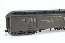 Load image into Gallery viewer, HO NEW Brass TCY - The Coach Yard SP - Southern Pacific HW Horse-Baggage Class 70-BH-3 FP SP Dark Olive No. 7227