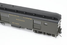 Load image into Gallery viewer, HO NEW Brass TCY - The Coach Yard SP - Southern Pacific HW Horse-Baggage Class 70-BH-3 FP SP Dark Olive No. 7227