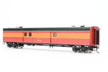 Load image into Gallery viewer, HO Brass UTI - Union Terminal Imports SP - Southern Pacific Economy Baggage Car Business Train Version FP Daylight