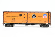 Load image into Gallery viewer, HO Brass CIL - Challenger Imports PFE - Pacific Fruit Express R-40-23 Steel Refrigerator Car FP #7811