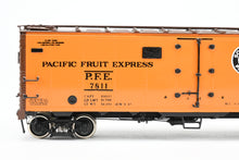 Load image into Gallery viewer, HO Brass CIL - Challenger Imports PFE - Pacific Fruit Express R-40-23 Steel Refrigerator Car FP #7811