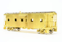 Load image into Gallery viewer, HO Brass CON OMI - Overland Models, Inc. SOU - Southern Railway Steel Bay Window Caboose W/Round Roof No. X2882 W/Vertical Brake