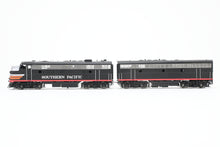 Load image into Gallery viewer, HO Brass Oriental Limited SP - Southern Pacific EMD FP7A/F7B 1500 HP Phase II Set Factory Painted Black Widow