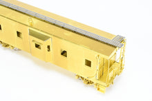 Load image into Gallery viewer, HO Brass CON OMI - Overland Models, Inc. SOU - Southern Railway Steel Bay Window Caboose W/Round Roof No. X2882 W/Vertical Brake