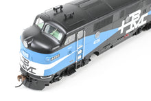 Load image into Gallery viewer, HO Athearn Genesis B&M – Boston & Maine EMD F2-A/F2-B Passenger Set Tsunami2 DCC & Sound