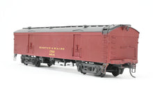 Load image into Gallery viewer, HO Resin Funaro & Camerlengo B&M – Boston & Maine 50’ Wood Milk Car Custom Built & Painted No. 1700 REBOXX