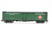Load image into Gallery viewer, HO Brass CIL - Challenger Imports REA - Railway Express Agency 52' Steel Express Refrigerator Car FP