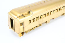 Load image into Gallery viewer, HO Brass Oriental Limited GN - Great Northern Modernized Heavyweight First Class Coach 950-961 1935 Empire Builder