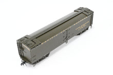 Load image into Gallery viewer, HO Brass CIL - Challenger Imports PFE - Pacific Fruit Express Refrigerator Car Earlier Version w/Wide Fascia Boards FP #557