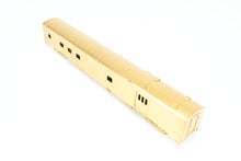 Load image into Gallery viewer, HO Brass Oriental Limited GN - Great Northern Streamlined "Empire Builder" 1200 Baggage Dorm