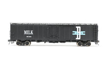 Load image into Gallery viewer, HO Brass CIL – Challenger Imports B&M – Boston & Maine 52’ Steel Milk Center Plug Door FP No. 1934