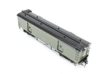 Load image into Gallery viewer, HO Brass Railworks B&M - Boston & Maine 4-Door Wood Milk Car 1600 Series Ice Cooled FP