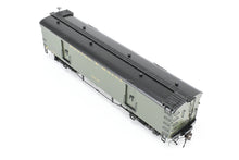Load image into Gallery viewer, HO Brass Railworks B&M - Boston & Maine 4-Door Wood Milk Car 1600 Series Ice Cooled FP