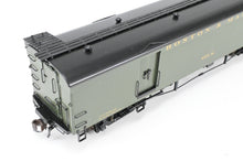 Load image into Gallery viewer, HO Brass Railworks B&M - Boston & Maine 4-Door Wood Milk Car 1600 Series Ice Cooled FP