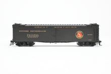 Load image into Gallery viewer, HO Brass Shoreham Shops GN - Great Northern 50 Foot Express Reefer FP #2022 REBOXX