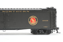 Load image into Gallery viewer, HO Brass Shoreham Shops GN - Great Northern 50 Foot Express Reefer FP #2022 REBOXX