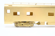 Load image into Gallery viewer, HO Brass Oriental Limited GN - Great Northern Streamlined "Empire Builder" Mountain Series Observation Less Skirts