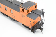 Load image into Gallery viewer, HO Brass Oriental Limited CB&Q - Burlington Route NE-10 Caboose Modernized C/P 13500 MOW Scheme