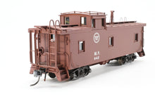 Load image into Gallery viewer, HO Brass Hallmark Models MP - Missouri Pacific Standard Wood Caboose Series Pro-Paint No. 942