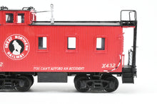 Load image into Gallery viewer, HO Brass CON Beaver Creek GN - Great Northern Wood Caboose X337/X432 Standard Window FP #X432 "Collector's Edition"