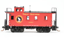 Load image into Gallery viewer, HO Brass CON CIL - Challenger Imports 2235.21 GN - Great Northern 25' Wood Caboose Later Version FP X453 With Added Marker Lights