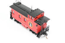 Load image into Gallery viewer, HO Brass CON CIL - Challenger Imports 2235.21 GN - Great Northern 25' Wood Caboose Later Version FP X453 With Added Marker Lights