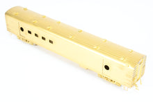 Load image into Gallery viewer, HO Brass Oriental Limited MILW - Milwaukee Road Twin Cities Hiawatha #2152 Mail - Express