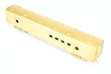 Load image into Gallery viewer, HO Brass Oriental Limited MILW - Milwaukee Road Twin Cities Hiawatha #2152 Mail - Express