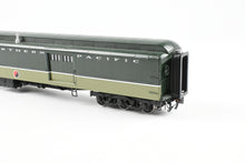 Load image into Gallery viewer, HO Brass W&R Enterprises NP - Northern Pacific Baggage Auto Car FP "Loewy" No. 1587