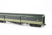 Load image into Gallery viewer, HO Brass W&R Enterprises NP - Northern Pacific Baggage Auto Car FP "Loewy" No. 1587