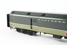 Load image into Gallery viewer, HO Brass W&R Enterprises NP - Northern Pacific Water Baggage Car With Wood Doors FP "Loewy" No. 1651