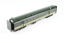 Load image into Gallery viewer, HO Brass W&R Enterprises NP - Northern Pacific Mail & Express Car FP "Loewy" No. 1443