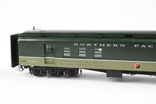 Load image into Gallery viewer, HO Brass W&R Enterprises NP - Northern Pacific Mail & Express Car FP "Loewy" No. 1443