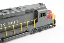 Load image into Gallery viewer, HO Brass Oriental Limited SSW – Cotton Belt EMD GP30 PH II 2250 HP Factory Painted