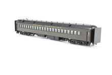 Load image into Gallery viewer, HO Brass CIL - Challenger Imports GN - Great Northern HW First Class Coach Factory Painted No. 979 REPLACEMENT BOX