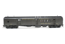 Load image into Gallery viewer, HO Brass W&R Enterprises NP - Northern Pacific Mail & Express Car W/Center Door, Nos. 1402 - 1421, Pro-Paint No. 1408