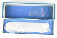 Load image into Gallery viewer, HO Brass Railworks Ltd. DL&W - Lackawanna Boonton Coach w/Plain Roof