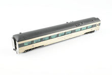 Load image into Gallery viewer, HO Multimedia Assembled Kit NH - New Haven 48-Seat Diner CP Lettered Roger Sherman