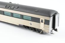 Load image into Gallery viewer, HO Multimedia Assembled Kit NH - New Haven 48-Seat Diner CP Lettered Roger Sherman