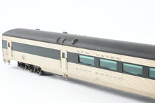 Load image into Gallery viewer, HO Multimedia Assembled Kit NH - New Haven 48-Seat Diner CP Lettered Roger Sherman