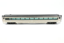 Load image into Gallery viewer, HO Multimedia Assembled kit NH - New Haven 64-Seat Coach 14-Seat Smoker Car CP #8607