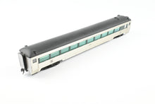 Load image into Gallery viewer, HO Multimedia Assembled kit NH - New Haven 64-Seat Coach 14-Seat Smoker Car CP #8607