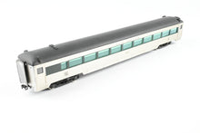 Load image into Gallery viewer, HO Multimedia Assembled Kit NH - New Haven 64-Seat Coach 14-Seat Smoker Car #8617