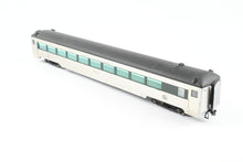 Load image into Gallery viewer, HO Multimedia Assembled Kit NH - New Haven 64-Seat Coach 14-Seat Smoker Car #8617